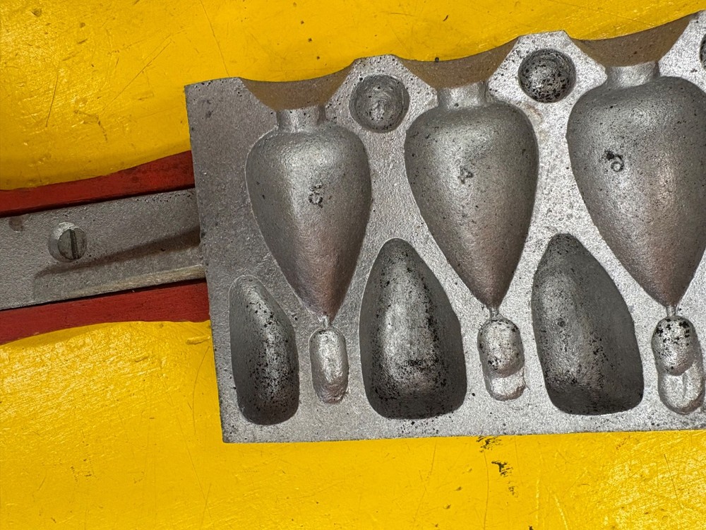 HERTER'S JIG SINKER MOLD MODEL 4A9 VINTAGE