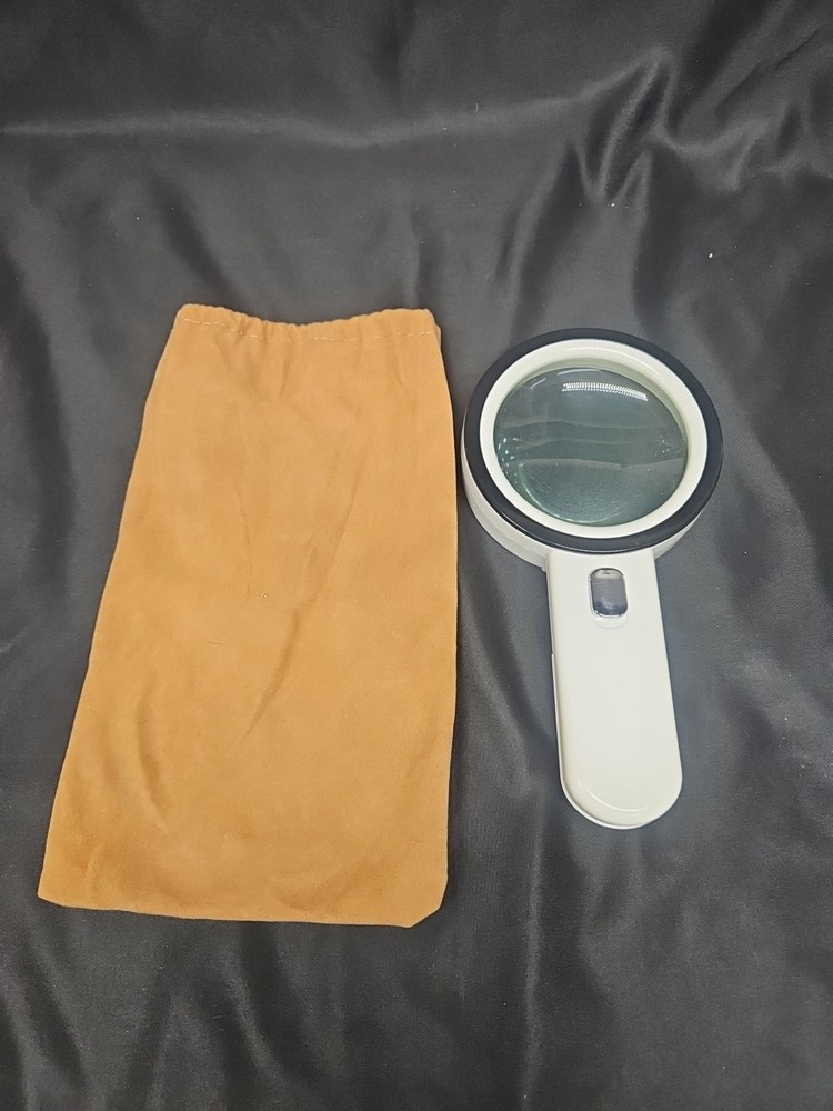 Handheld Magnifier With Pouch
