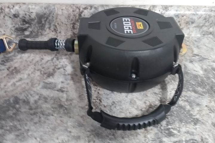 Condor GR727630LE 30 Ft L 310 Lb Cap Self-Retracting Lifeline