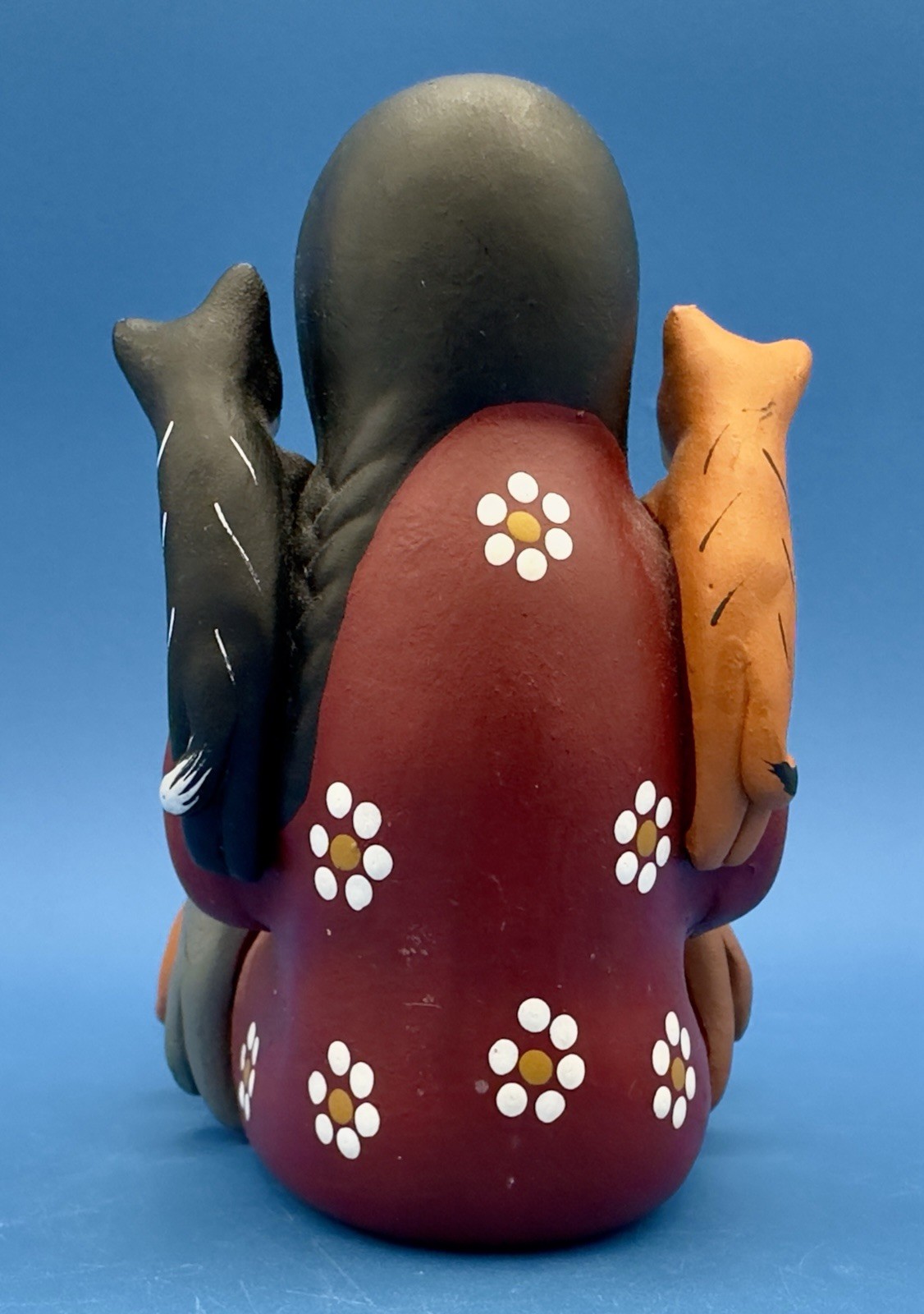 Handmade Peruvian Folk Art Pottery Storyteller Figurine - Woman with 7 Cats