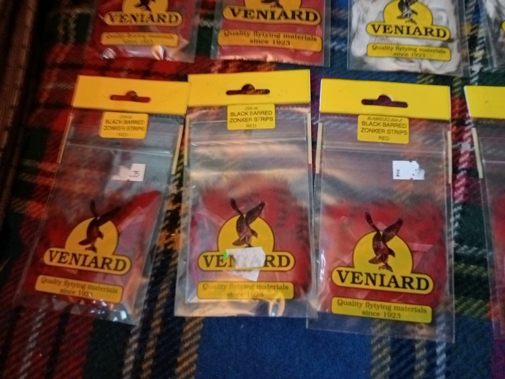 Veniard Black Barred Zonker Strips x 10 Packets