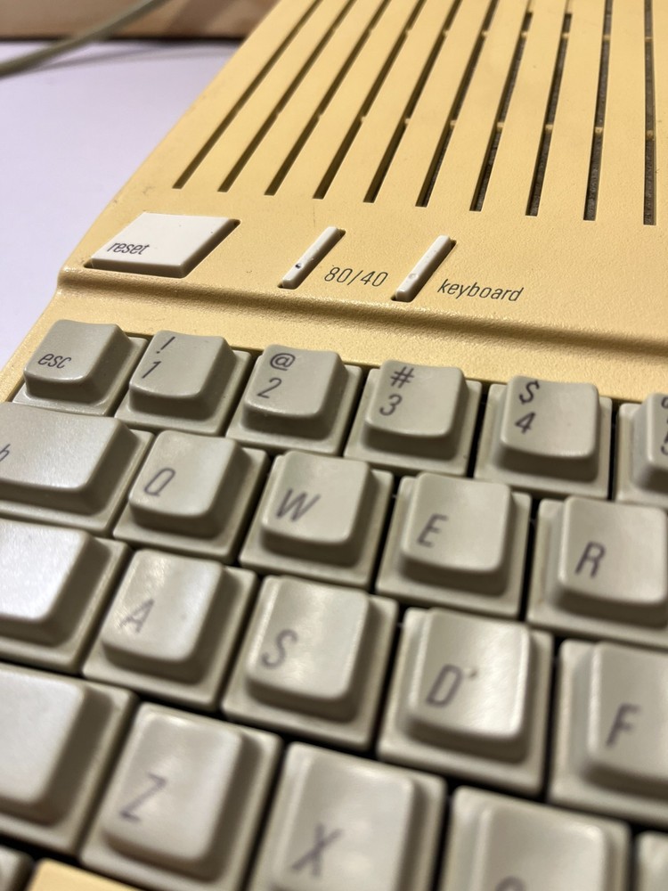 Apple IIc with Power Supply - Fully tested. CLEANED!