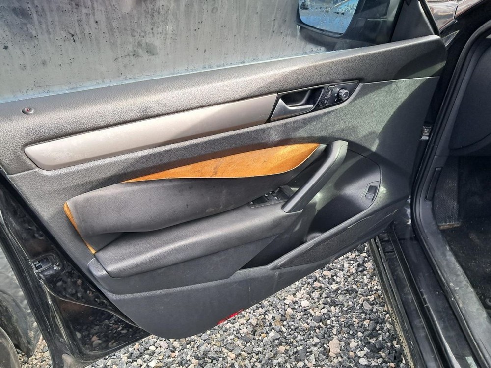 PASSAT 2015 Glove Box 4846745