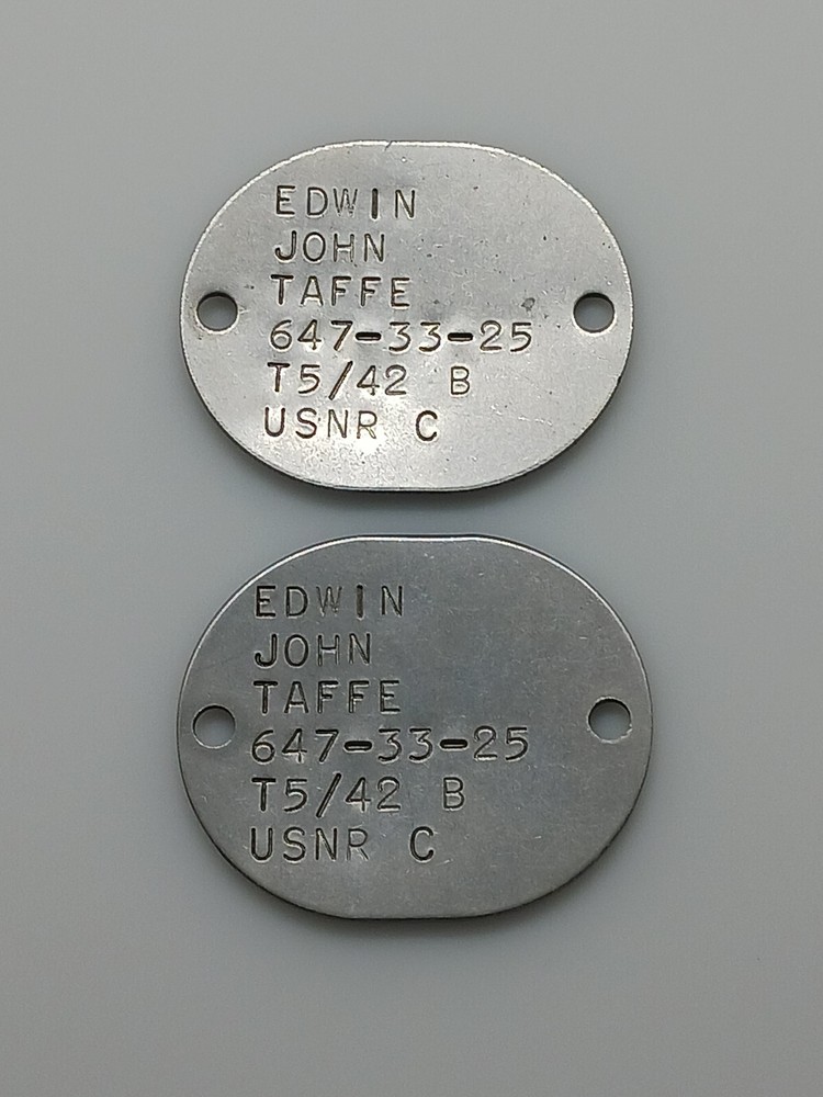 WWII 1942 USNR USN Dog Tags