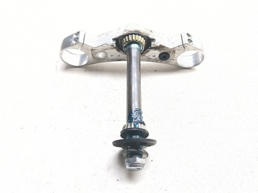 04-09 Triumph Rocket 3 III Front Lower Triple Tree Yoke Stem Clamp Bottom
