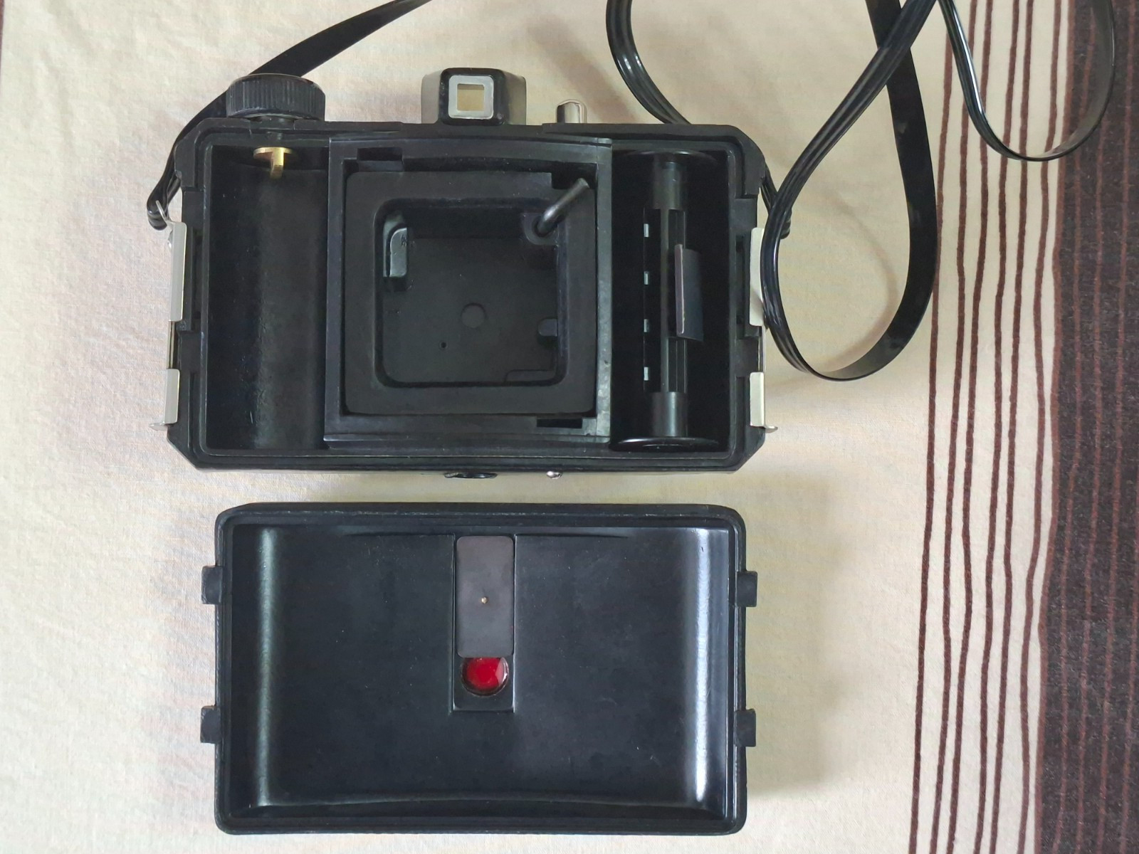 Edelweiss /Еделвайс/camera 1958 the first Bulgarian camera. Made of Bakelite.