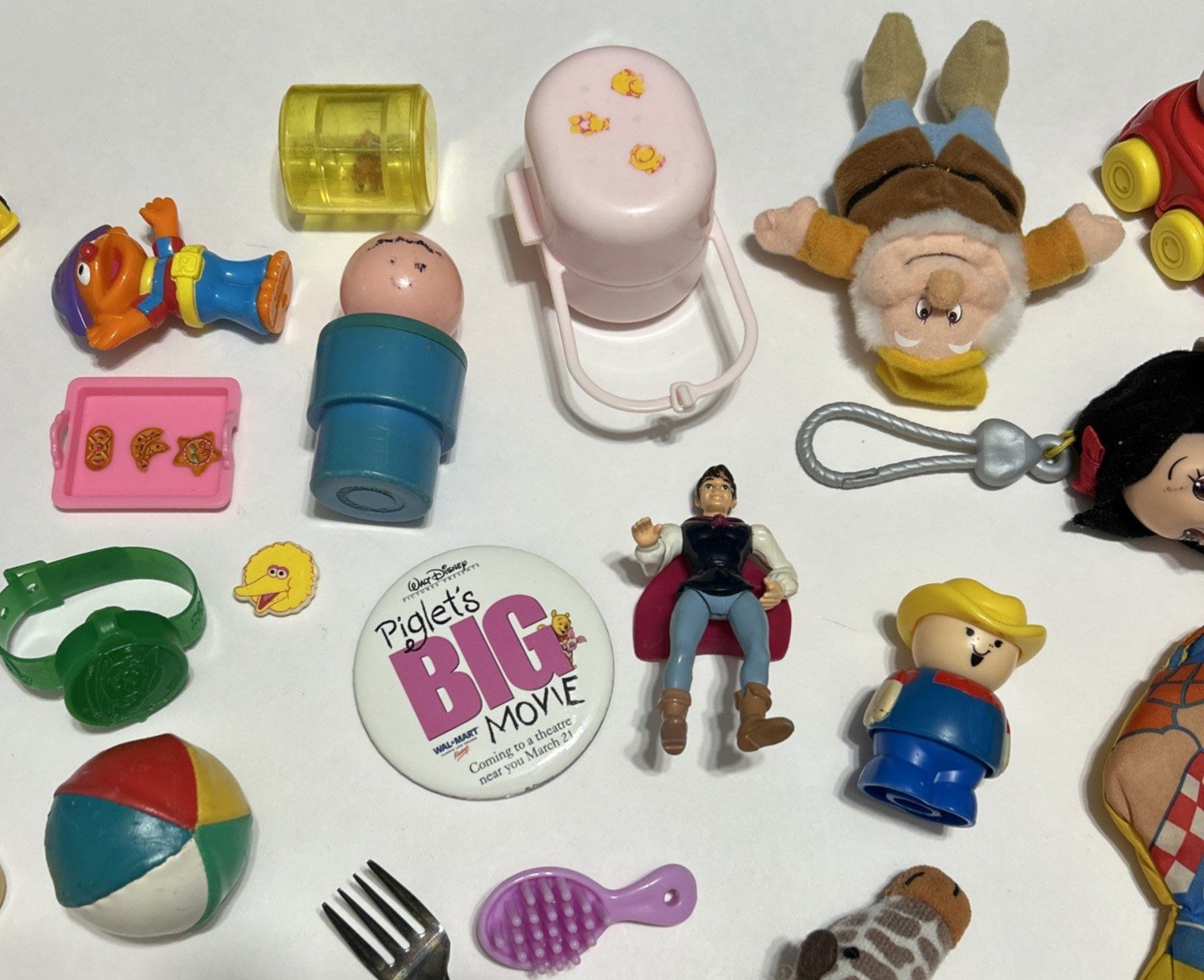 25pc VTG 90s Toy Junk Drawer Lot Elmo Ernie Farmer Hamster Raisin Happy Meal Toy