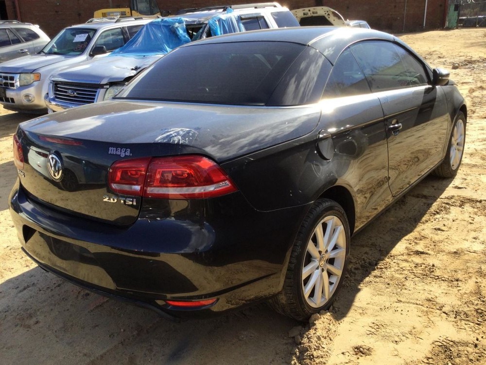 EOS 2012 Glove Box 4915256