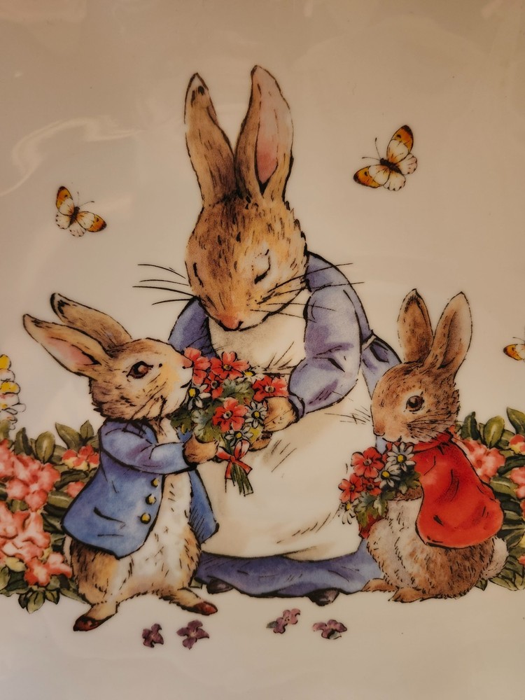 ZRIKE PETER RABBIT BEATRIX POTTER SERVING PLATTER CERAMIC EASTER SCALLOPED EDGE