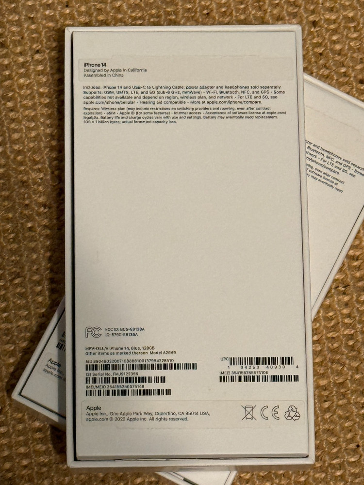 Apple iPhone 14 & 14 Pro boxes