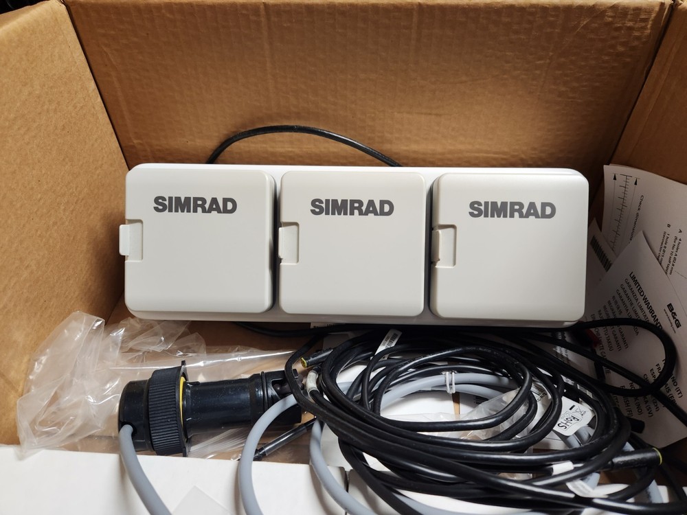 Simrad IS20 Sail Pack Wind/Combi Depth & Speed, with Graphic Display & NavPod