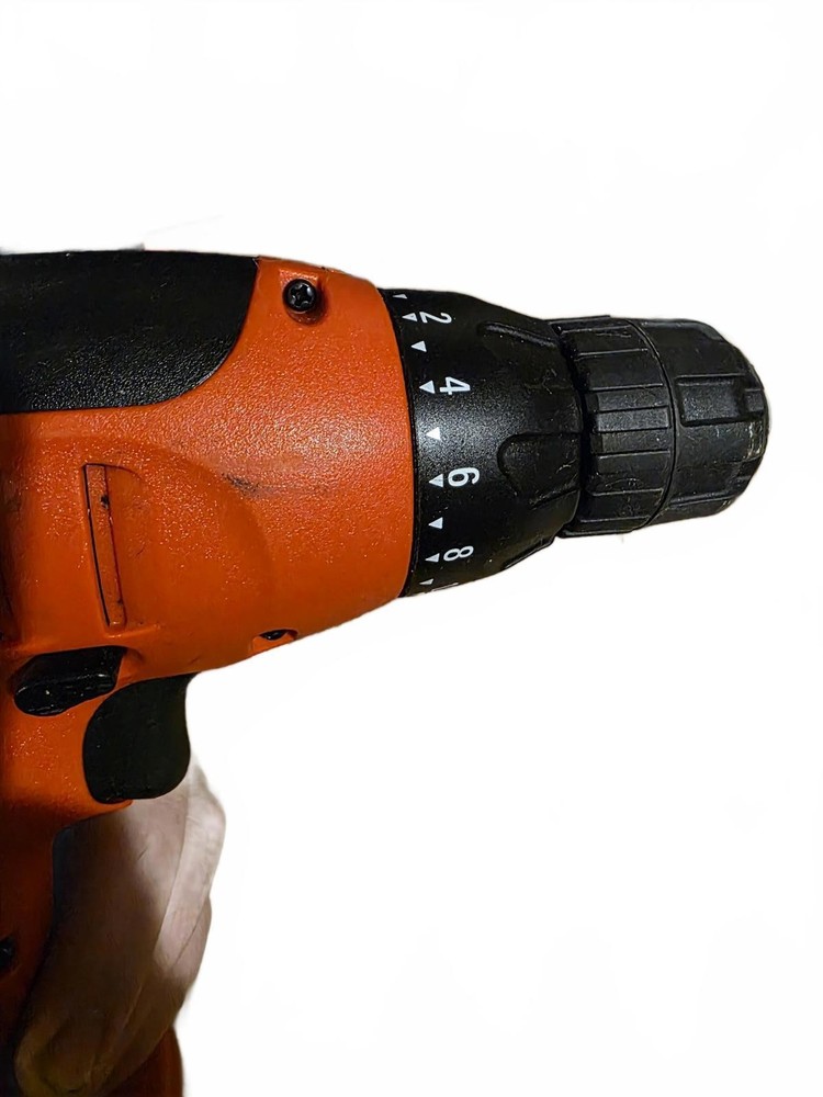Black & Decker 9.6V Cordless Drill Driver W/2 Batteries