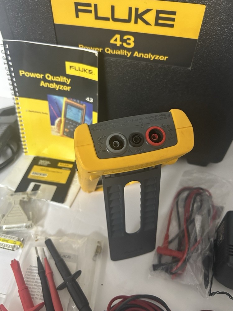 Fluke 43 Power Quality Analyzer Maintain power systems, troubleshoot problems