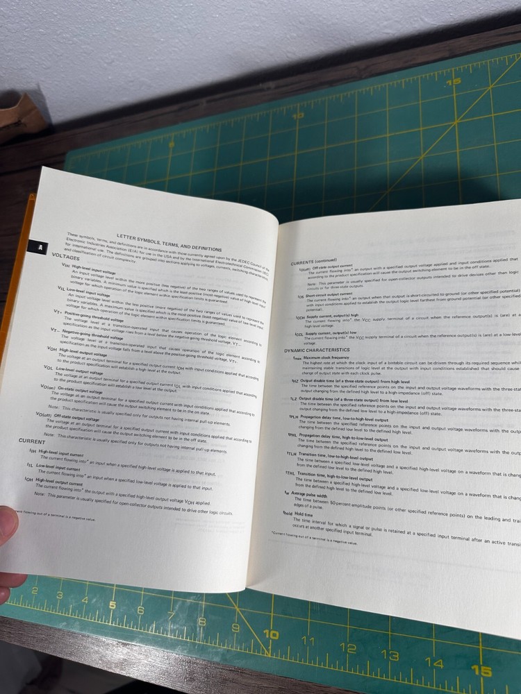 Texas Instruments The TTL Data Book For Design Engineers First Edition