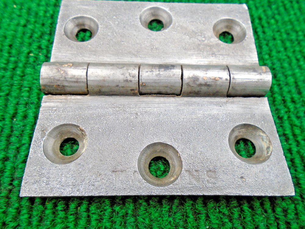 CARR & SONS 3" x 3" BUTT HINGE: SINGLE HINGE, CIRCA 1850 (40875)