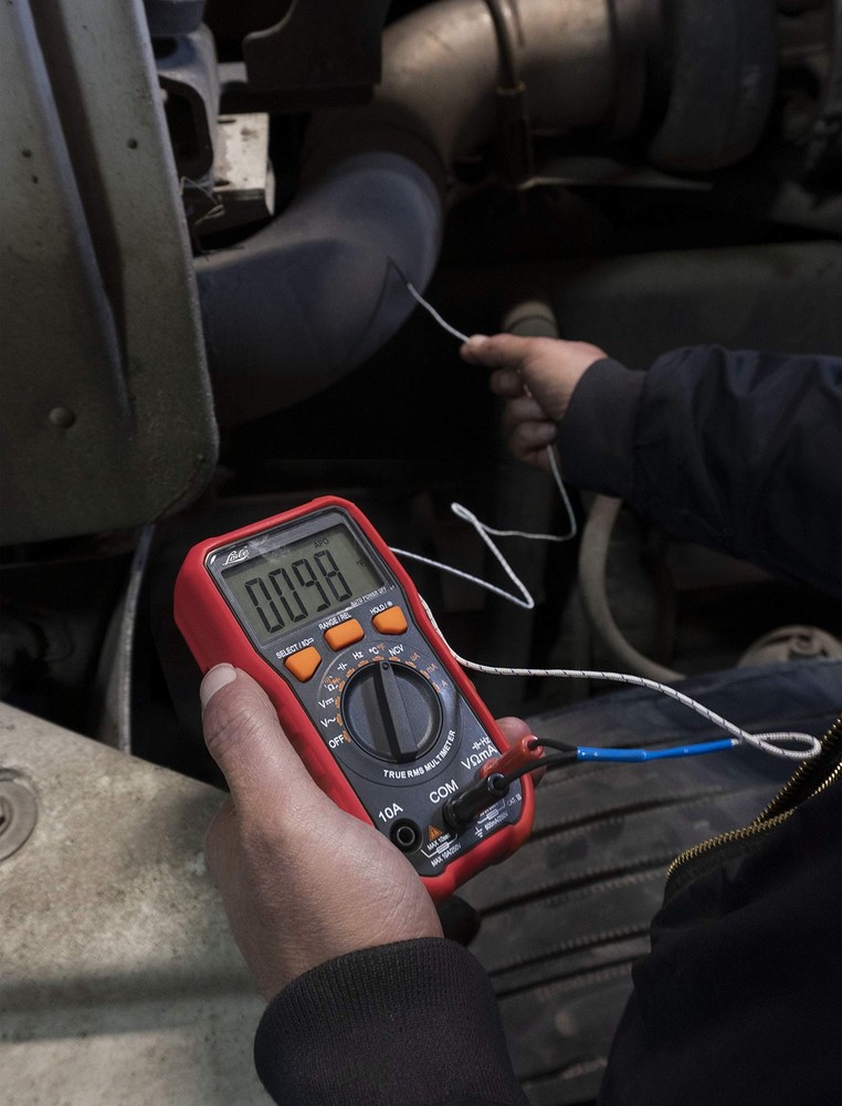 82600 Digital Multimeter for Cat III, Red