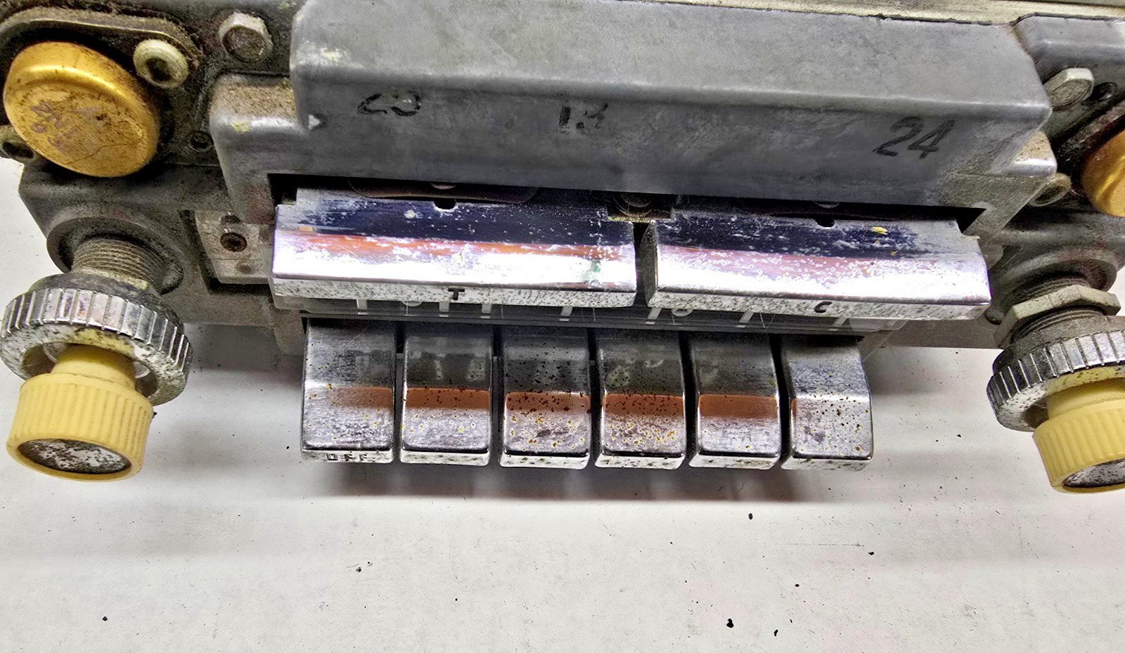 1958 Ford Fairlane AM Town & Country Push Button Radio MF 95