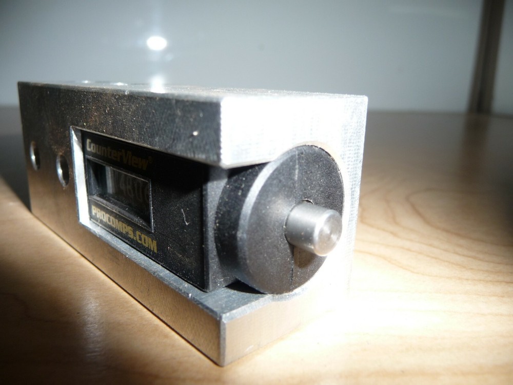 PROGRESSIVE COMPONENTS CounterView Counting Tool. Mounted in aluminum block