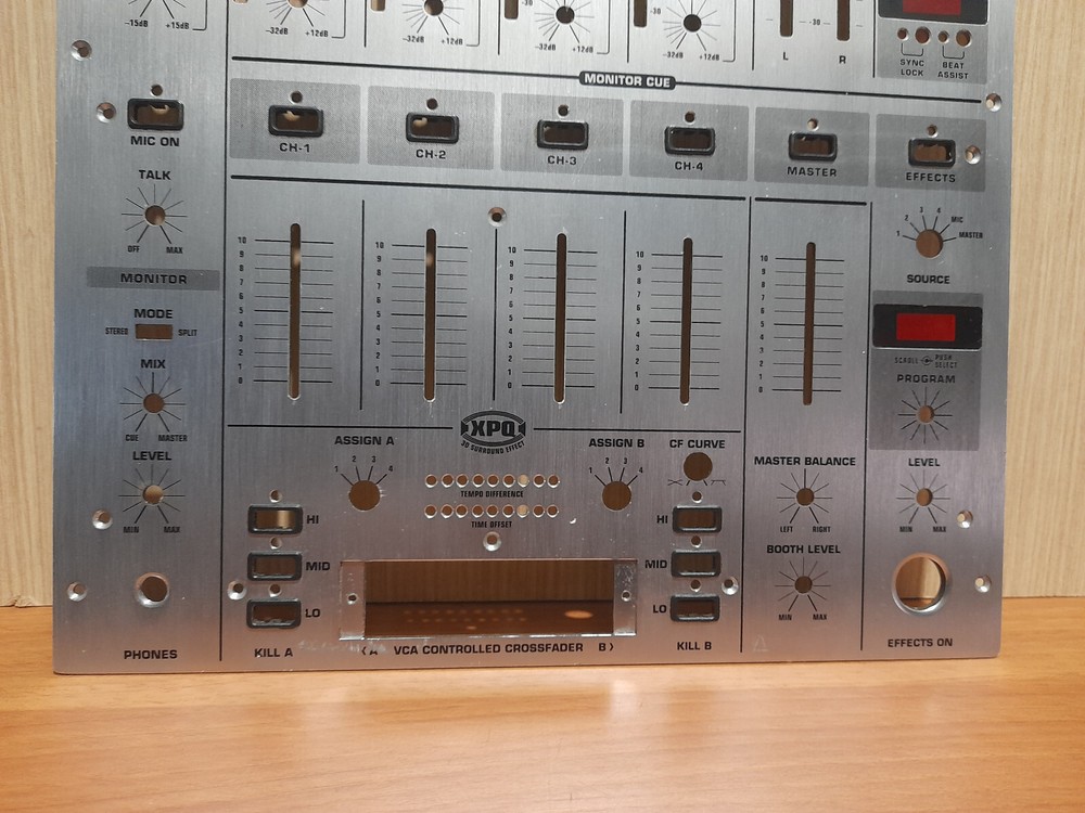 Behringer DJX700 faceplate 1