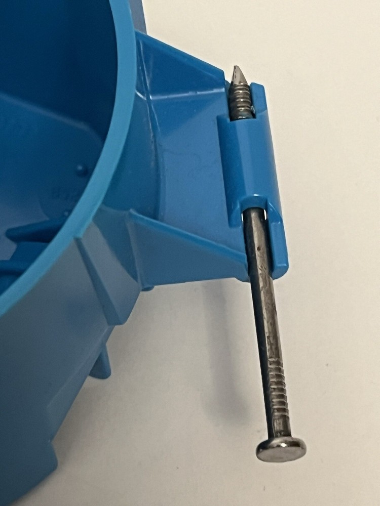 Carlon New Work Ceiling Box w/ Lug PVC Round B520P