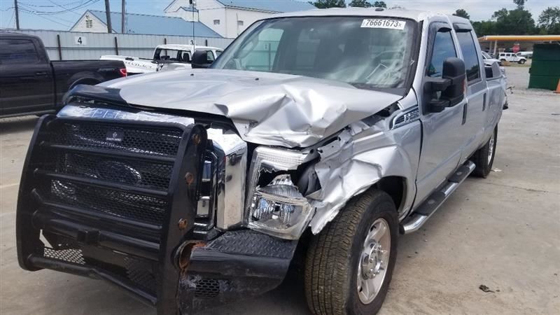 16 FORD F250 SD HIGH MOUNTED STOP LIGHT