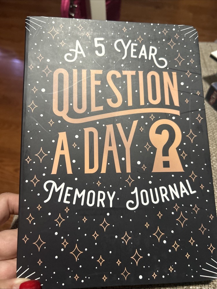 QUESTION A DAY? A 5 YEAR MEMORY JOURNAL PAPERBACK