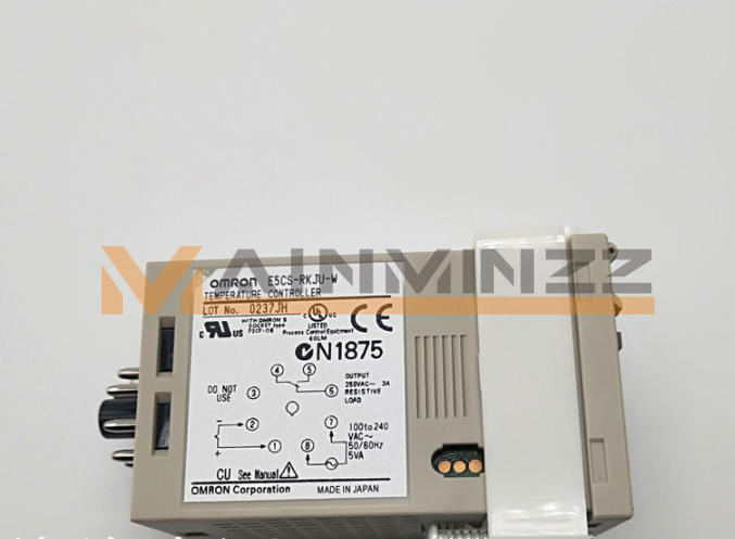 ONE New OMRON E5CS-RKJU-W Thermostat