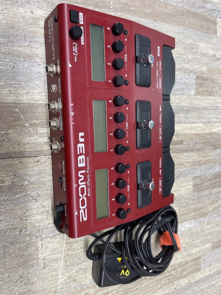 zoom g3n multi-effects processor Guitar Pedal NICE BARELY USED W/ CHARGER
