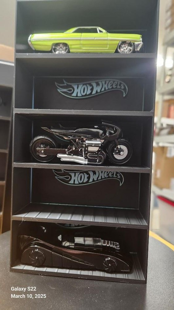 1/50 scale hotwheels display