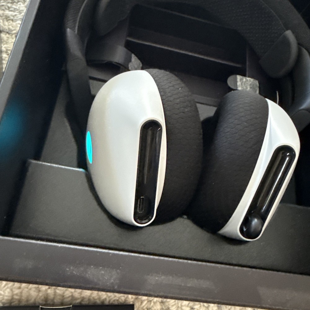 Alienware Tri Mode Wireless Gaming Headset - AW725H