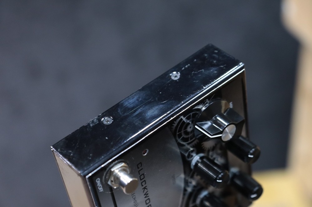 J. Rockett Audio Designs Clockwork Echo Delay with Modulation Effect Pedal w/Box