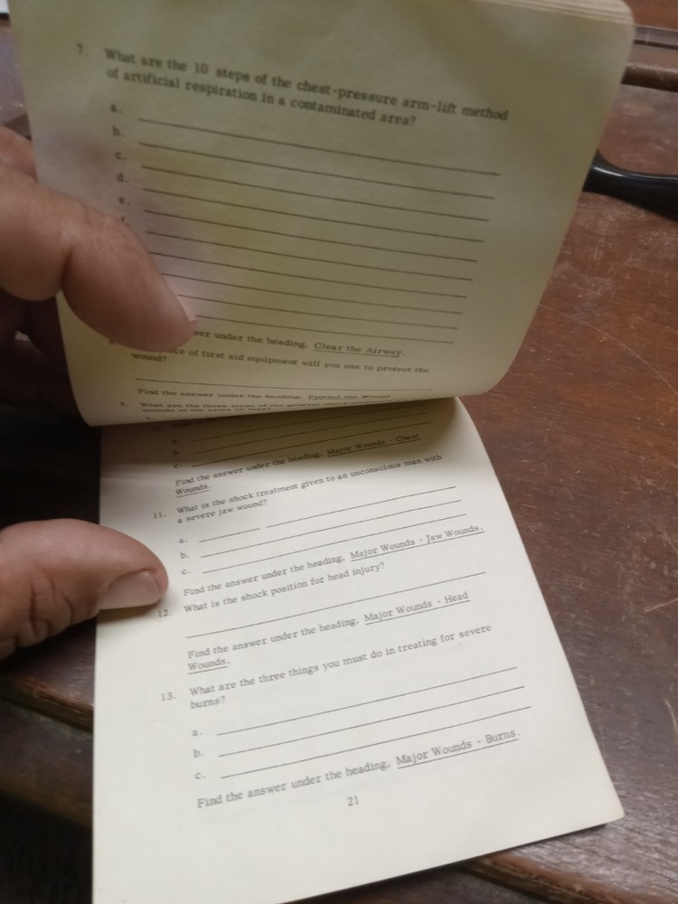 1967 Army First Aid Booklet