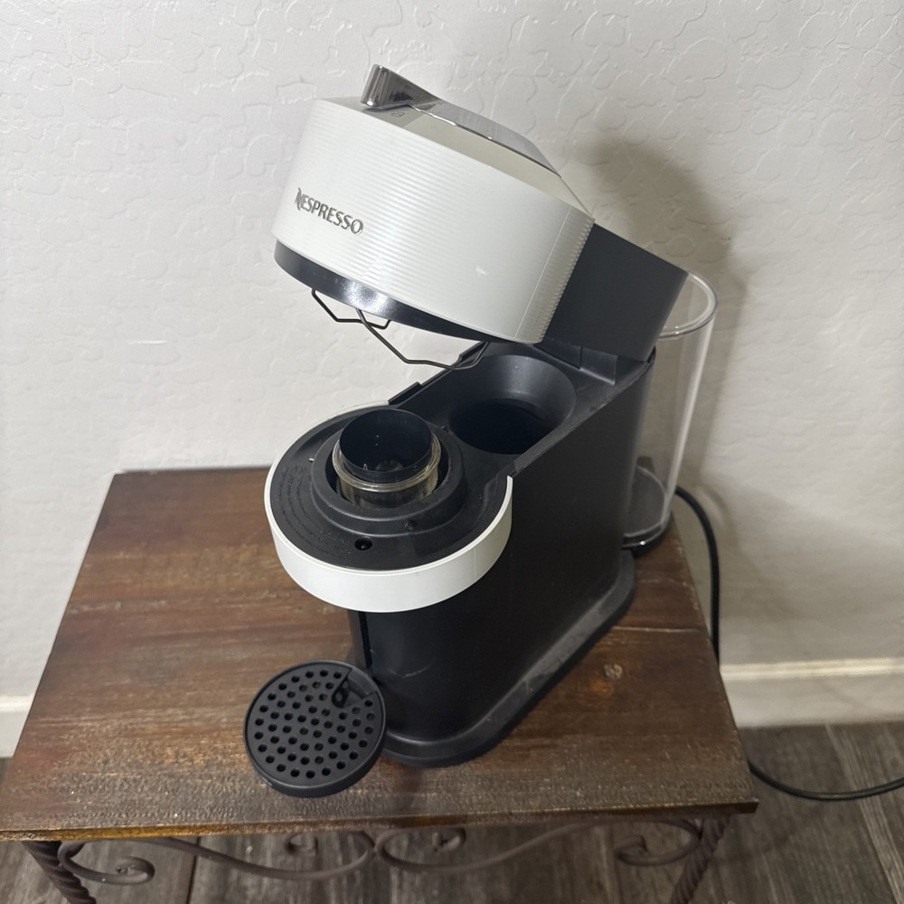 Nespresso Vertuo Next Coffee and Espresso Machine - White EUC