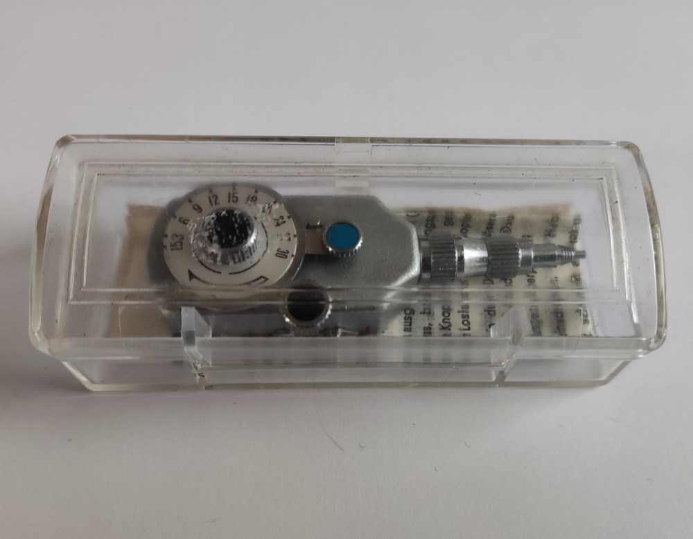 Leitz Wetzlar Leica automatic shutter release - a rare accessory.