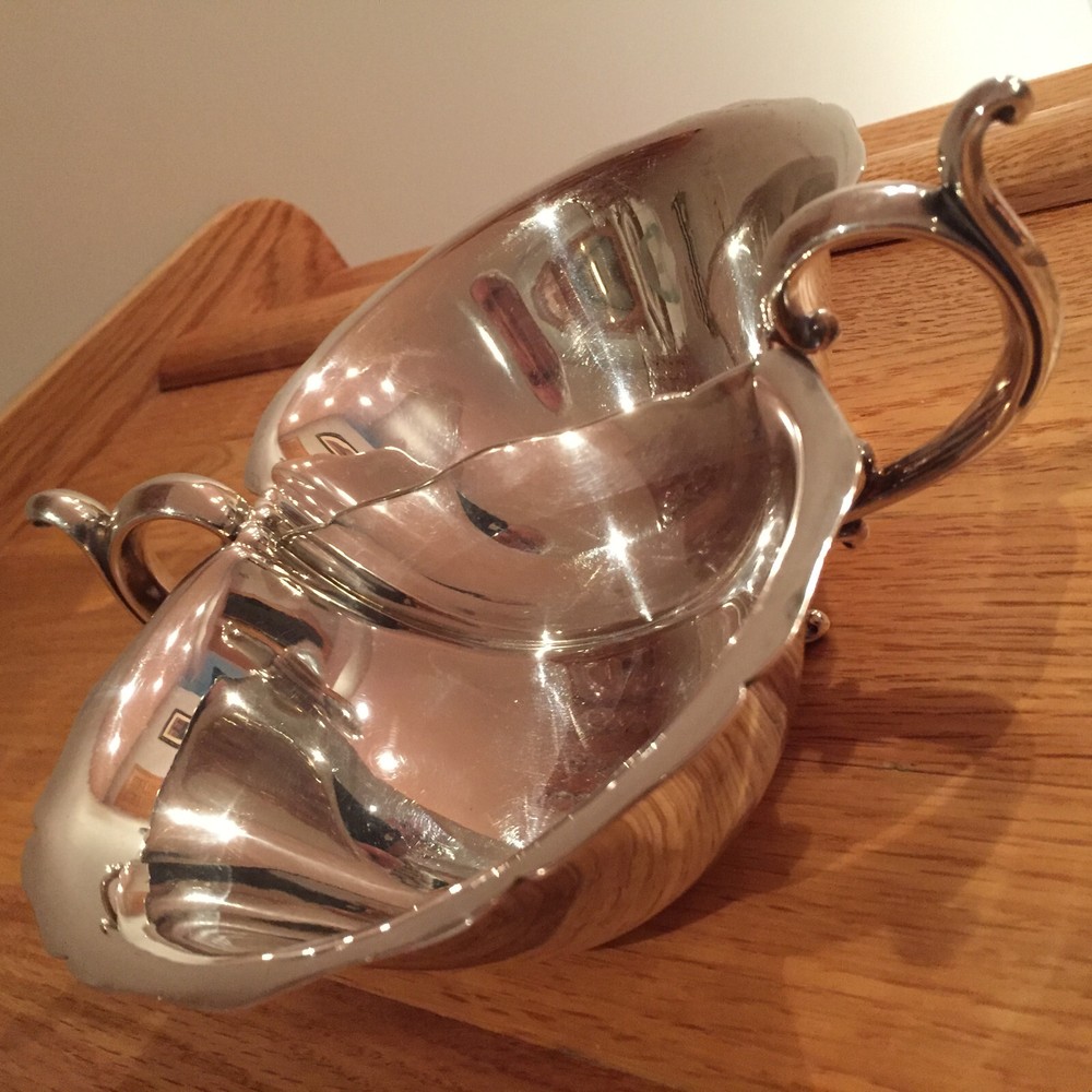 Reed & Barton Double Bowl Sauce Boat w/ Handles #160 EPNS Silver Plated ~ VTG