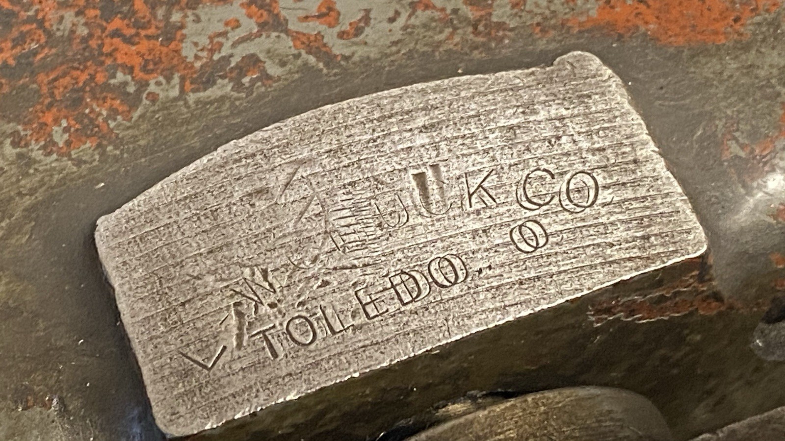 L W CHUCK Milling Machine Vise W/ Swivel Base