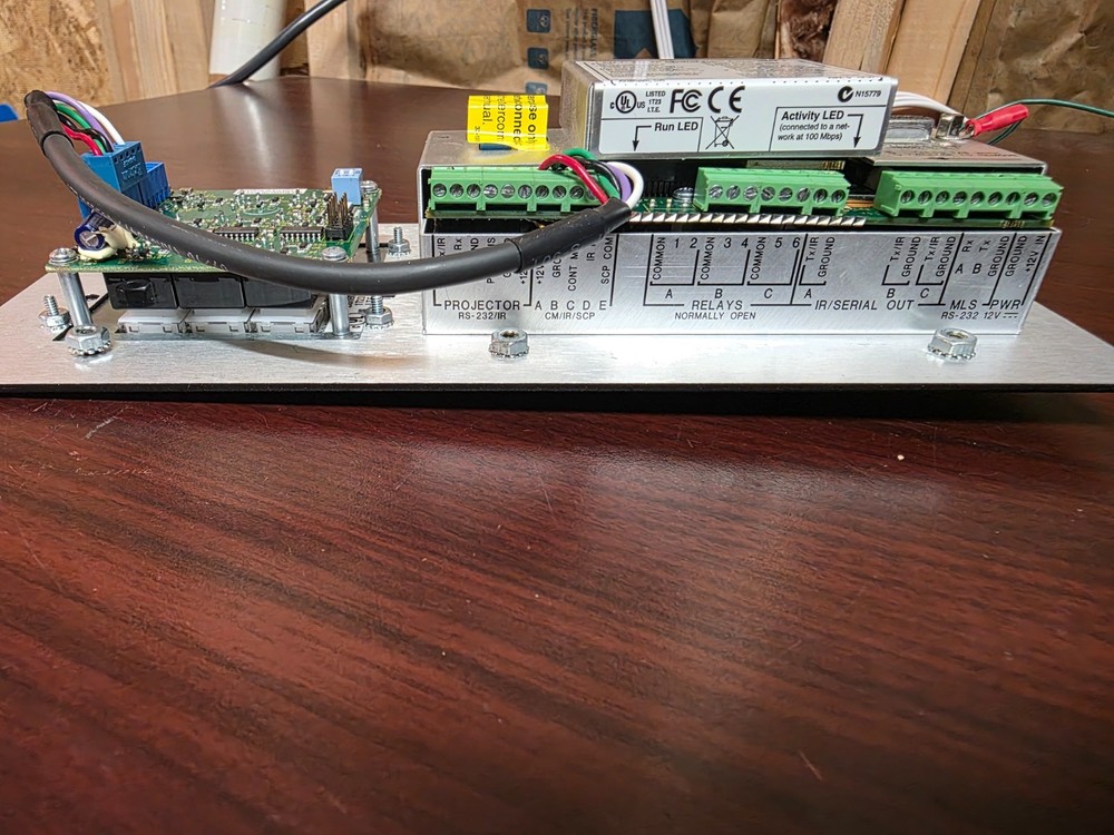 Extron MLC 226 IP AAP and CM-9BLB