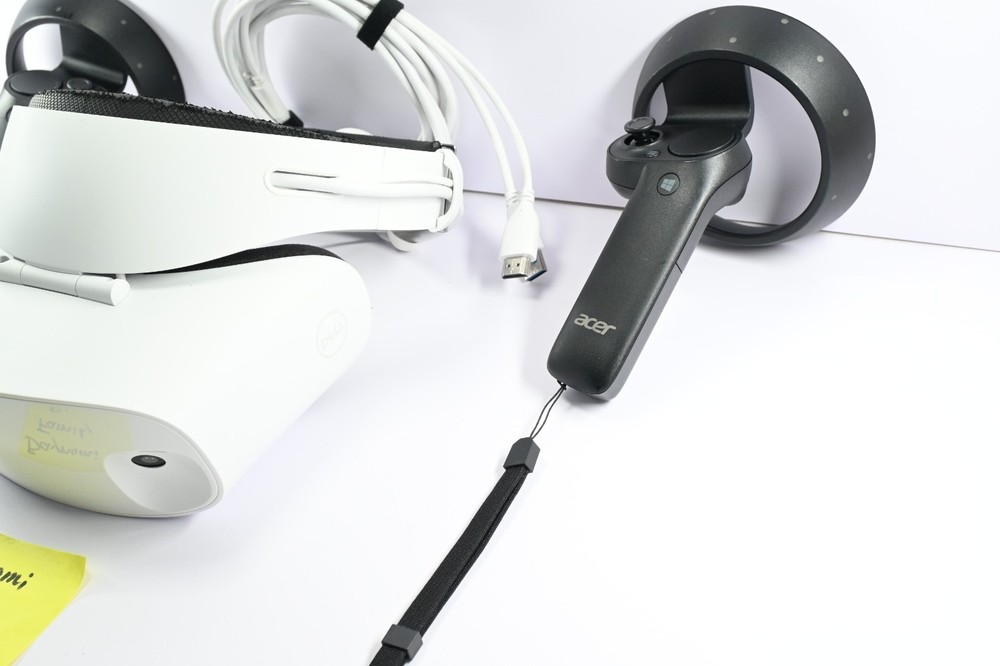 Dell Visor Mixed Wireless Virtual Reality Gaming Headset VR SET + 2x Controllers