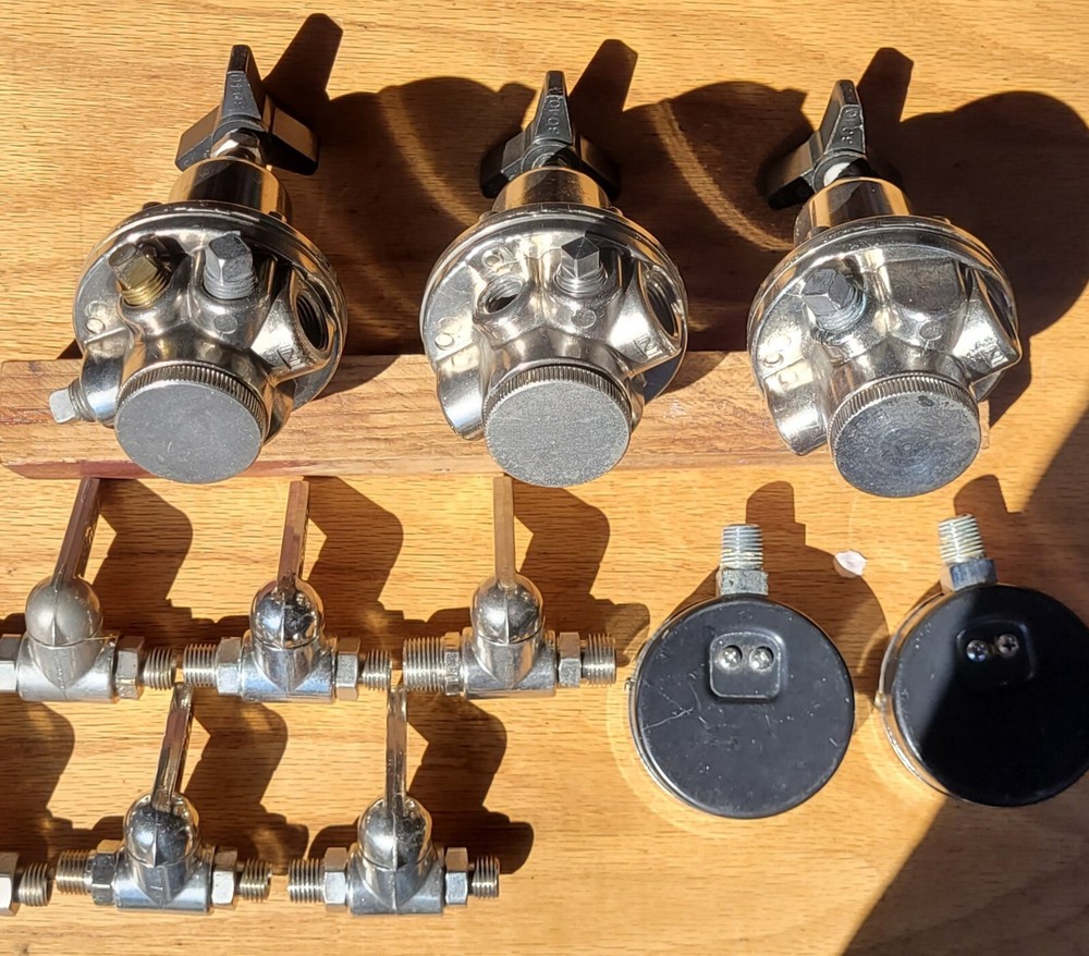 Binks 85-200 air pressure regulators