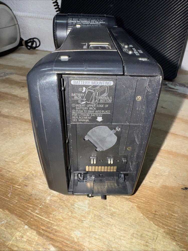 Sharp Viewcam VL-E32U Video 8 Camcorder UNTESTED AS IS PARTS