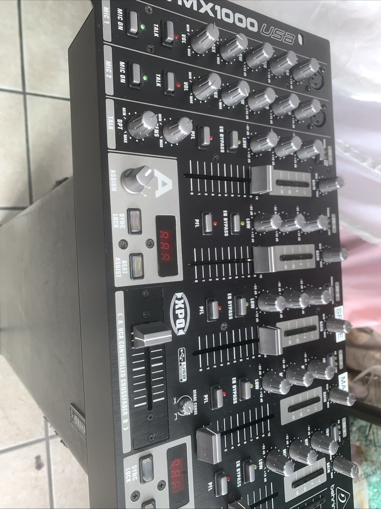 Behringer VMX 1000USB DJ Mixer