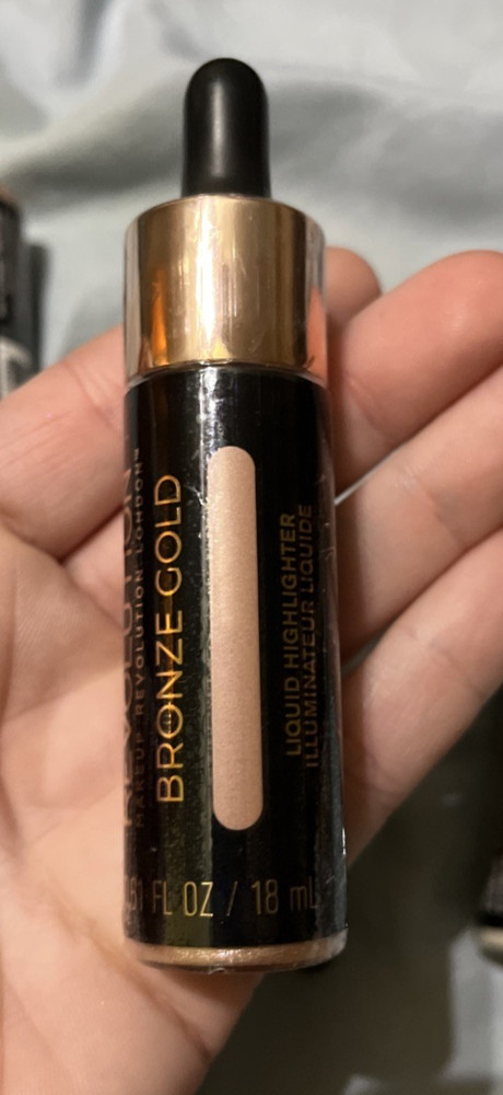 5 Makeup Revolution Liquid Highlighter