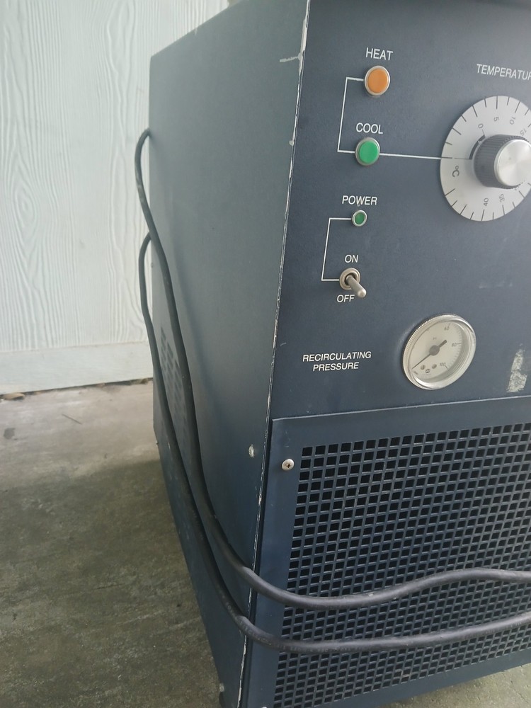 NESLab Cool Flow Laboratory Recirculating Water Chiller CFT-75 PD-1 Pump