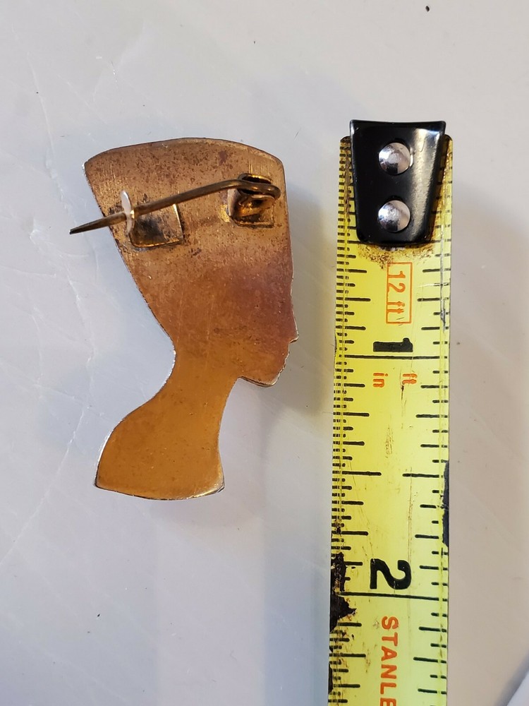 Vintage nefertiti pinback Enameled WOW FACTOR!