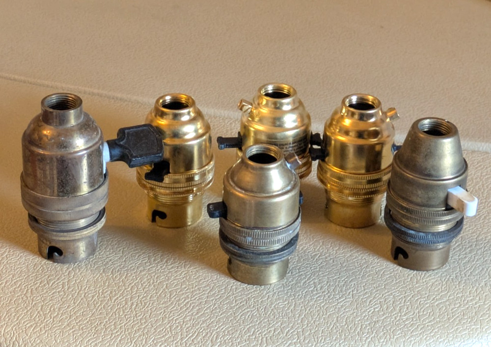 BRASS SWITCHED LAMPHOLDERS.