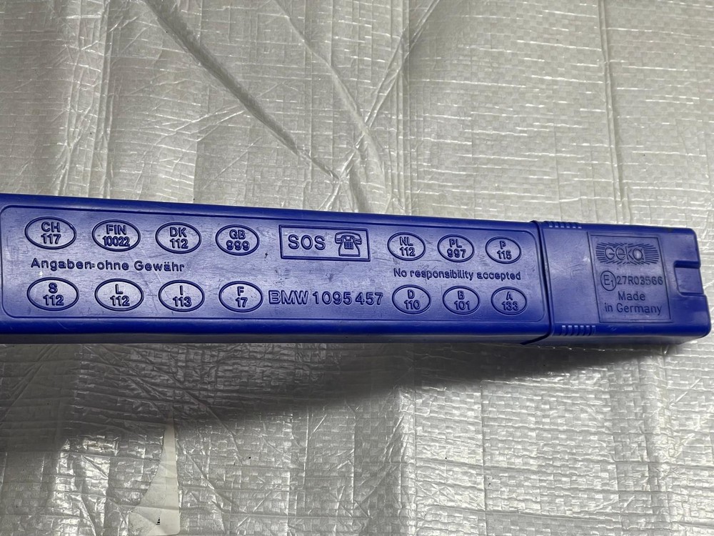 BMW 320i E92 HAZARD WARNING TRIANGLE E127R03566 1095457