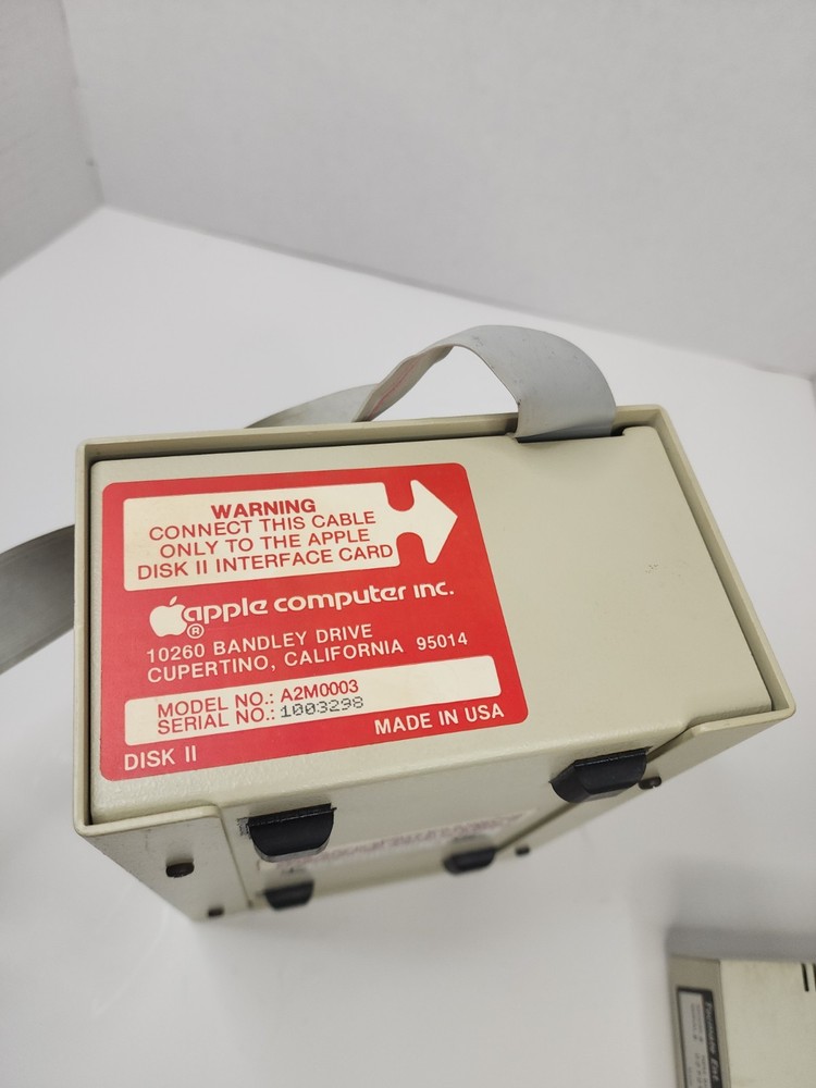 Vintage Apple IIe A2S2064 Computer w/ 2 Disk Drives Powers On