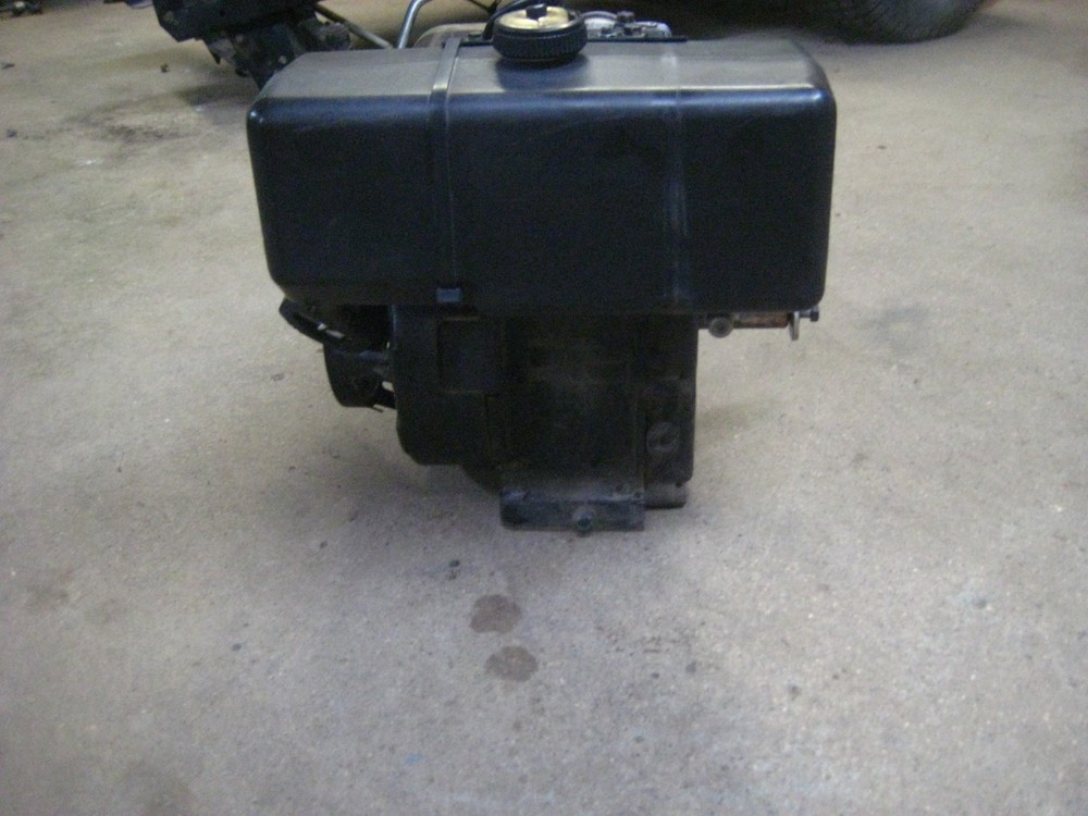 Briggs & Stratton 8 hp Horizontal Shaft Engine From a Snowblower