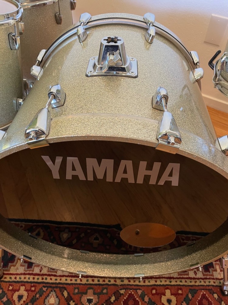 Yamaha Maple Custom Absolute Silver Sparkle Kit