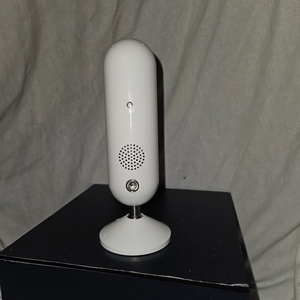 Echo Look | Hands-Free Camera and Style Assistant with Alexa